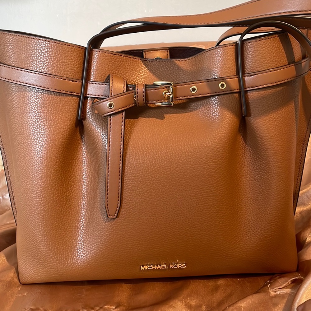 Micheal Kors tote